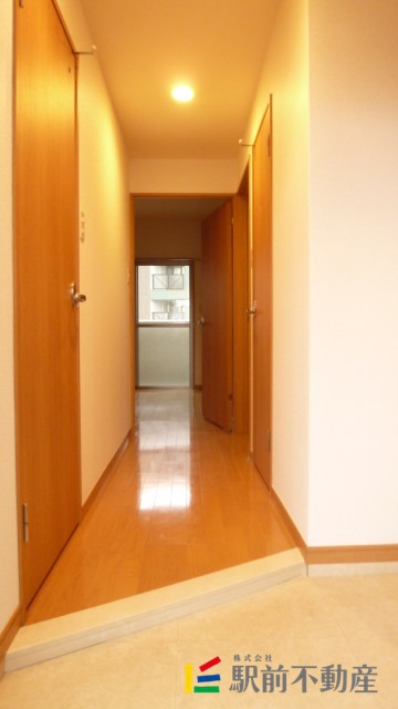 玄関　写真は同タイプ別部屋