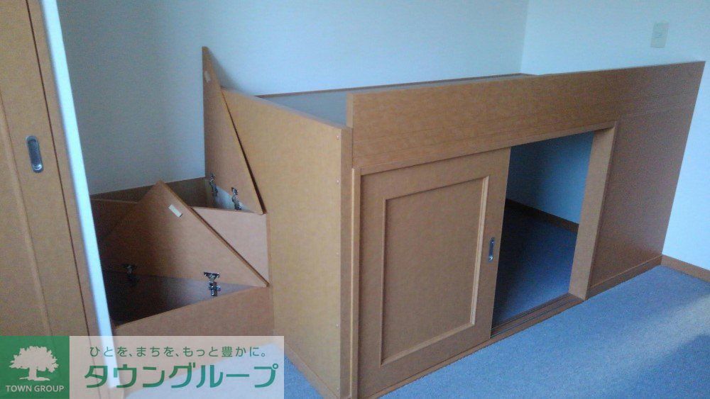 その他設備　収納付きベッド
