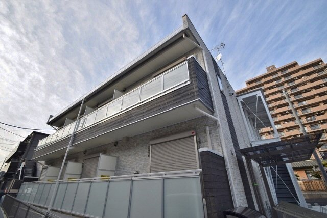 建物外観　２階建てのアパートです