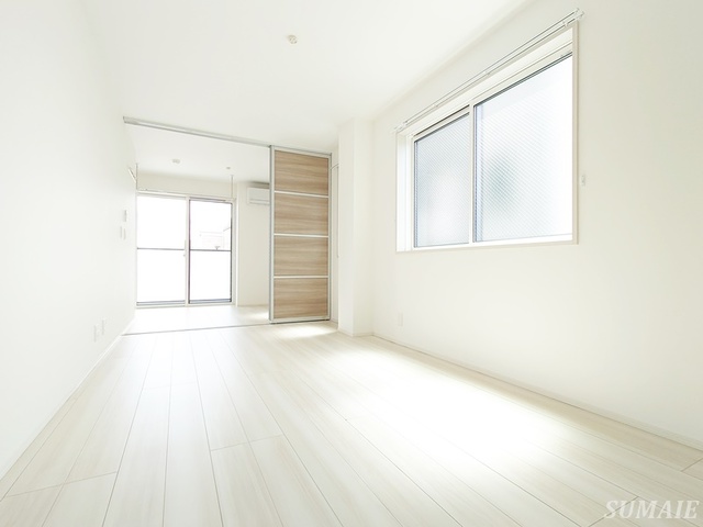 居室・リビング　人気の角部屋です☆