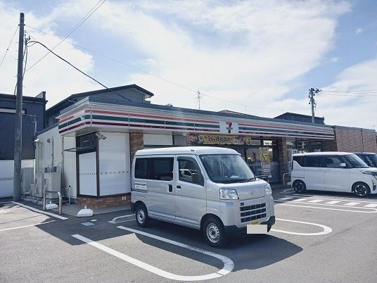 コンビニ　セブンイレブン利府中央3丁目店（コンビニ）まで500m