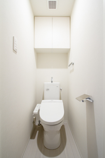 トイレ　※写真は同タイプ住戸です。