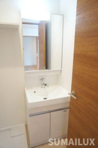 洗面設備　同施工会社の類似の画像となります