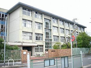 高校・高専　八尾北高等学校（高校・高専）まで2341m