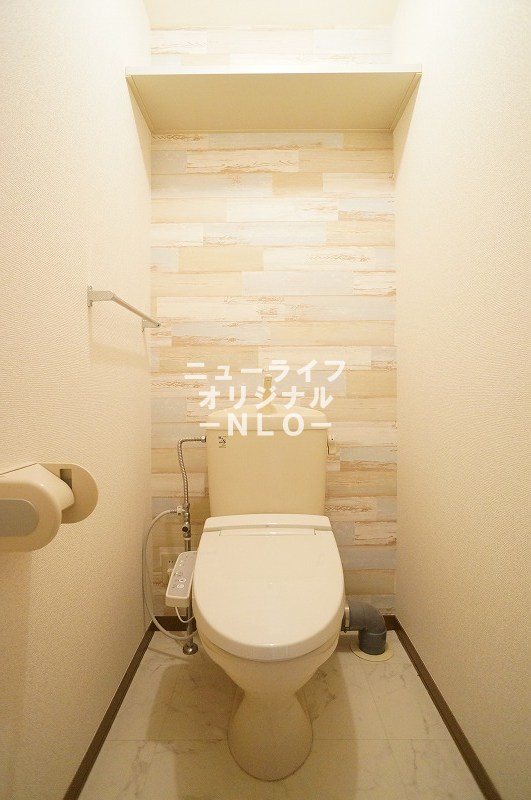 トイレ　あると嬉しい温水洗浄便座付きです☆