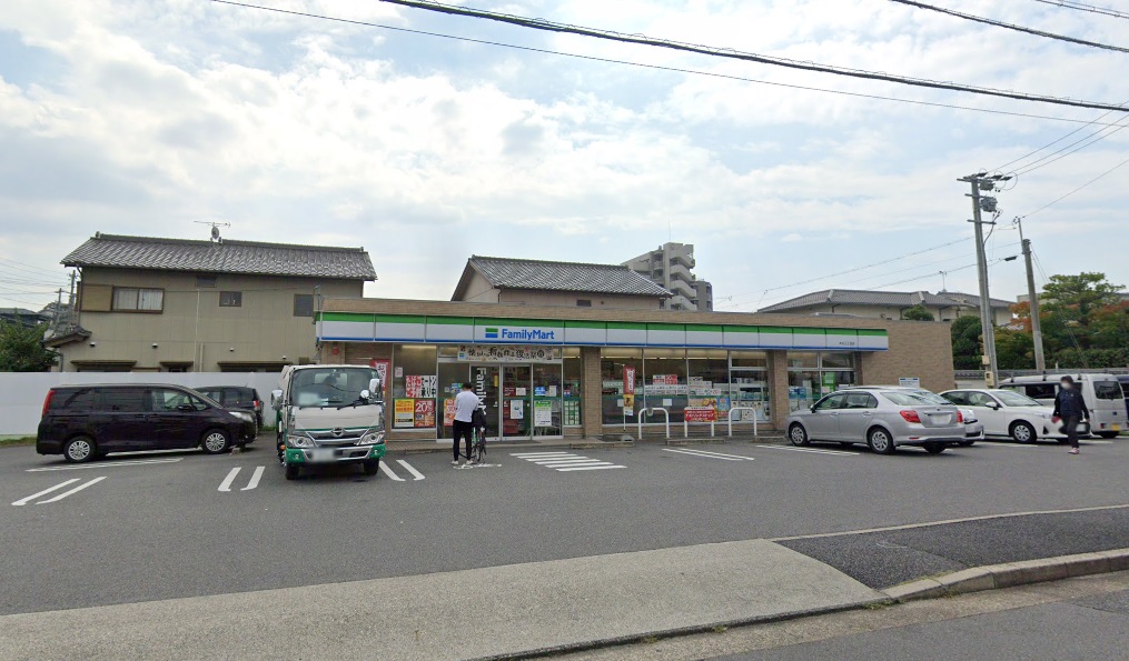 コンビニ　ファミリーマート　大杉三丁目店（コンビニ）まで120m