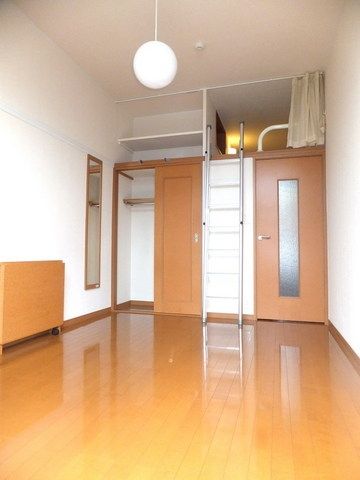 居室・リビング　★天井が高く開放感のあるお部屋★