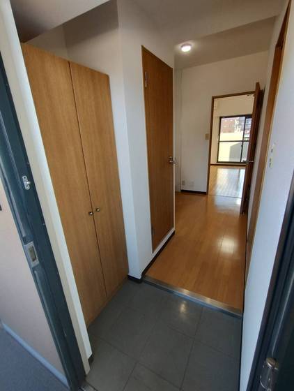 玄関　※別部屋の写真です