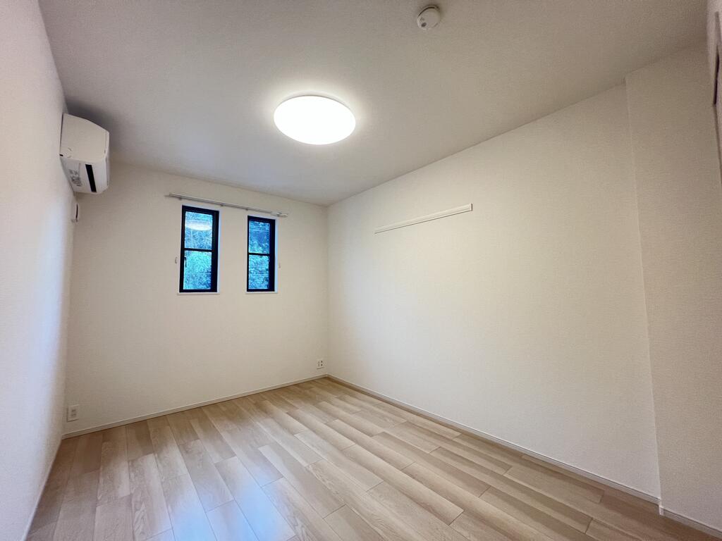 その他部屋・スペース　こちらの洋室は6.5帖です◇