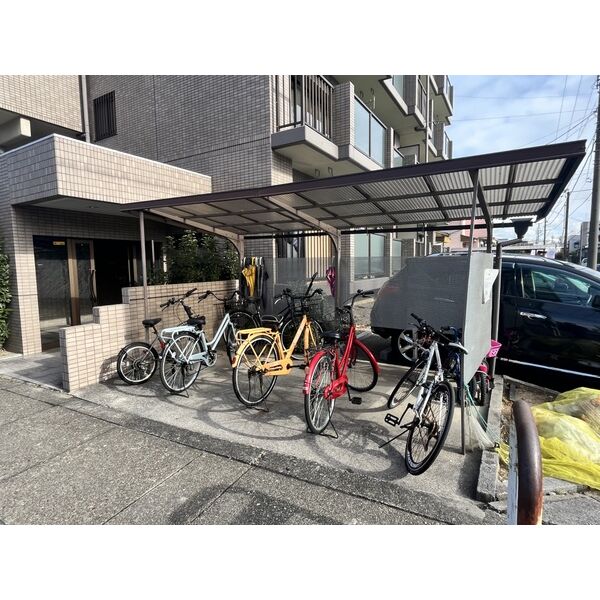 その他共有部分　屋根のある自転車置場
