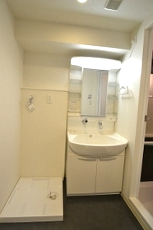 洗面設備　【参考】同建物内の別のお部屋の画像です