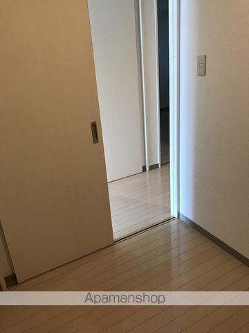 地下鉄東山線 本山駅 徒歩6分 2階建 築20年の玄関写真