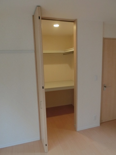 収納　奥行きたっぷりの収納は重宝しますよね。