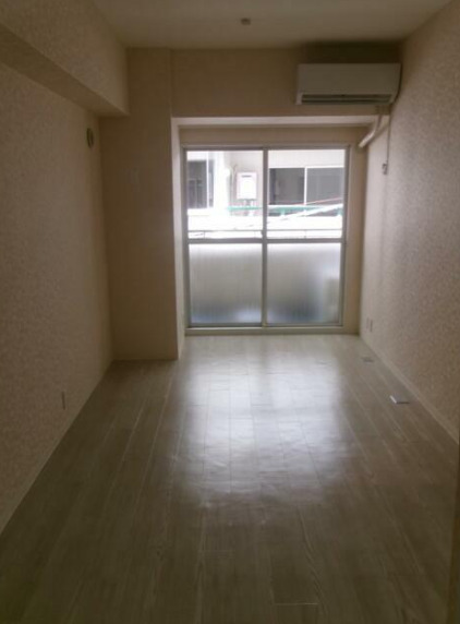 居室・リビング　窓が大きく明るいお部屋です。