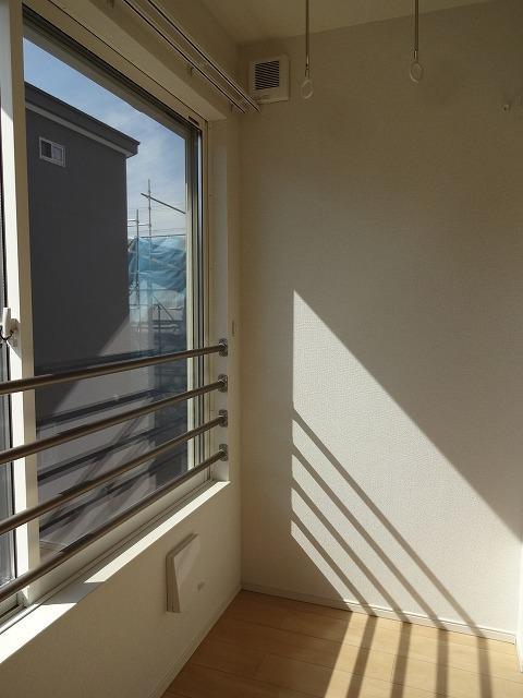 バルコニー　南面サンルーム（２．０畳）・照明設備あり