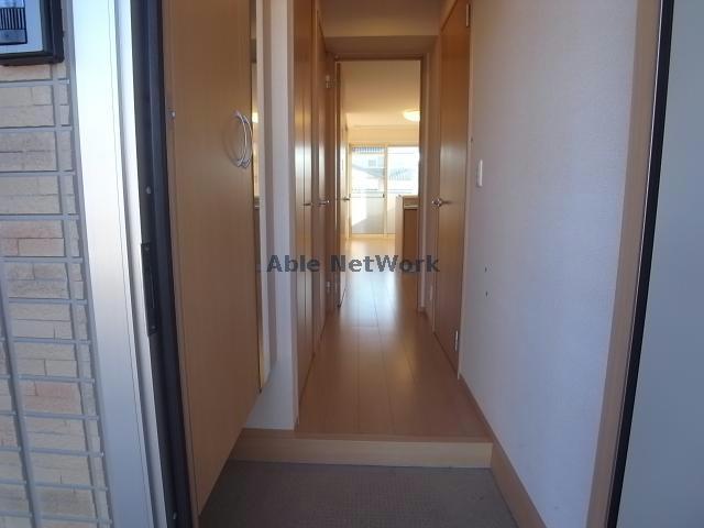 玄関　※同物件別部屋写真
