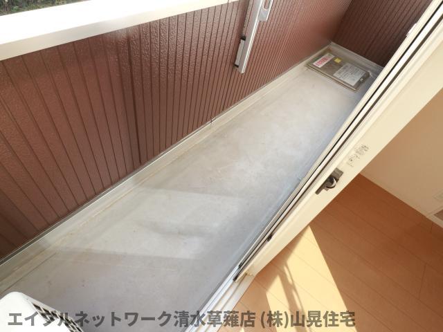 バルコニー　外からの目が気にならないバルコニーで洗濯物が干せます