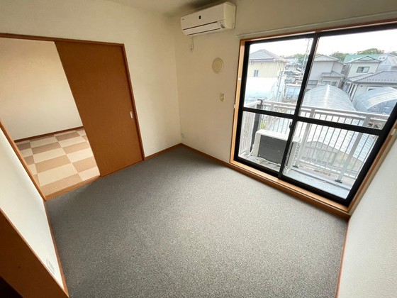 居室・リビング　※別部屋の写真です