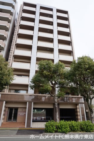 熊本市中央区上京塚町のマンションの建物外観