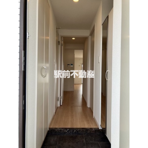 玄関　写真は別部屋