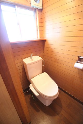 【汐入駅５分庭付き古民家のトイレ】