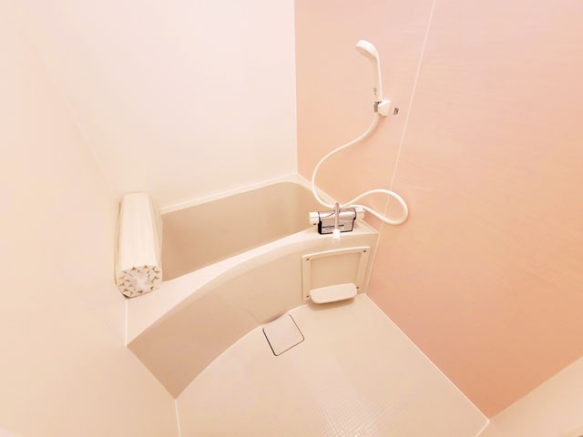 バス・シャワールーム　ゆったりバスルーム