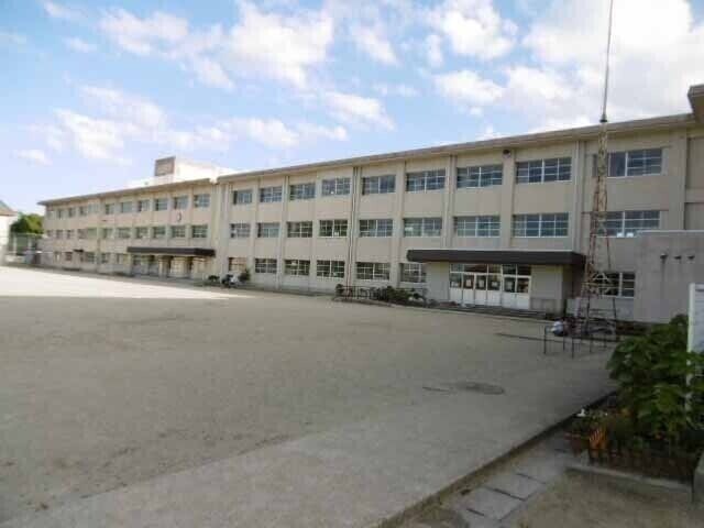 小学校　松阪市立第二小学校（小学校）まで399m