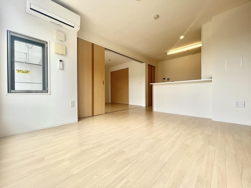 居室・リビング　※同物件別部屋の参考写真・現況優先