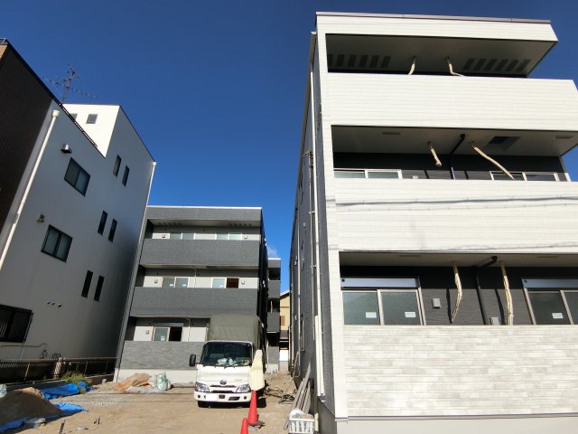 【フジパレス助松町2番館の建物外観】