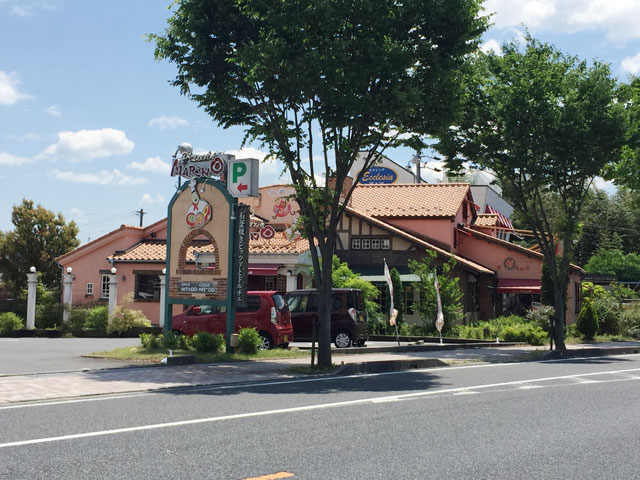 【シャンポールタカラの飲食店】