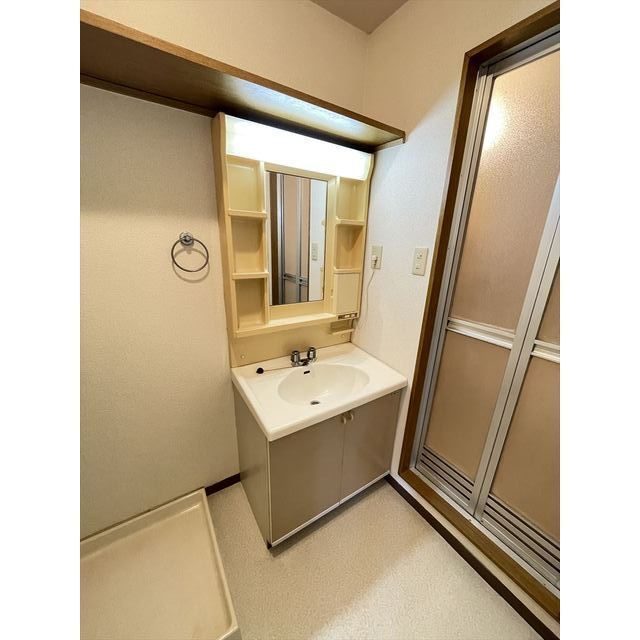 洗面設備　※入居中のため、前回募集時の写真です。