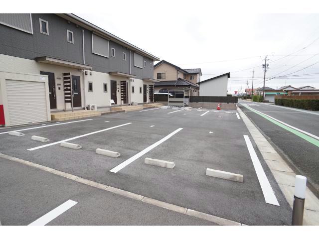 【浜松市浜名区都田町のアパートの駐車場】