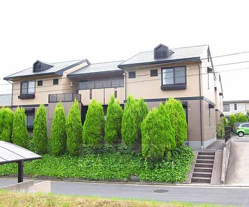 【相楽郡精華町光台のアパートの建物外観】