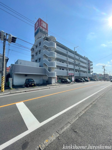 【広島市佐伯区八幡のマンションの建物外観】