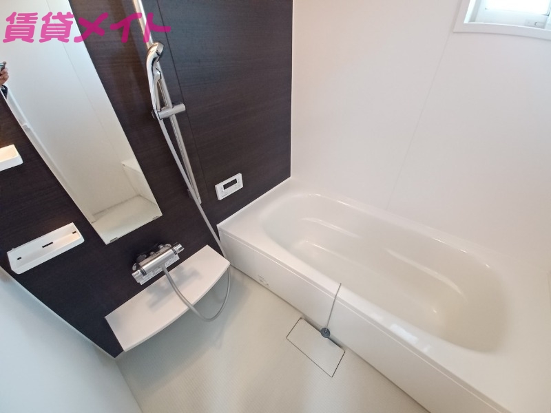 バス・シャワールーム　反転タイプ参考写真