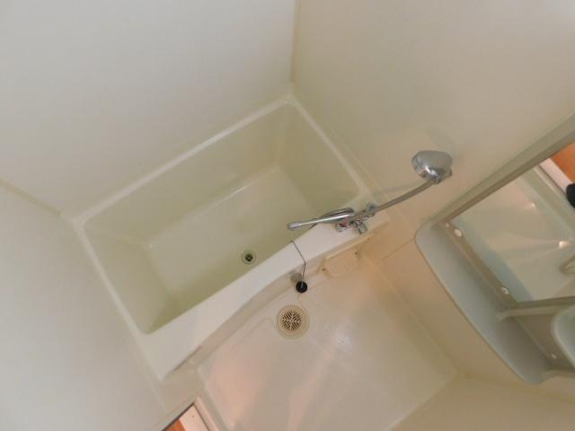 バス・シャワールーム　お湯に浸かって１日の疲れを癒やしてください