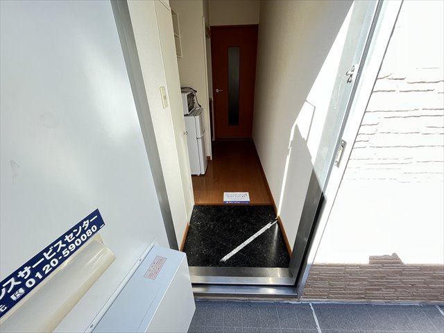 玄関　シューズボックスの付いた広々タイプの玄関