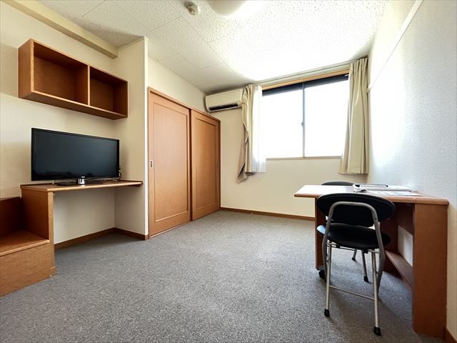 居室・リビング　家具・家電付き！ゆったりタイプの洋室