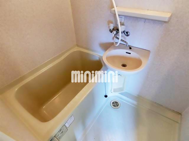 バス・シャワールーム　お風呂で一日の疲れを癒してください。