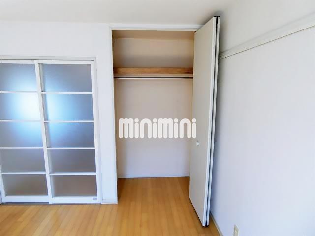 収納　お荷物をスッキリ収納できますね。