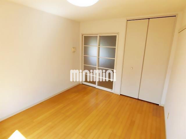 居室・リビング　６帖のフローリングの洋室です。