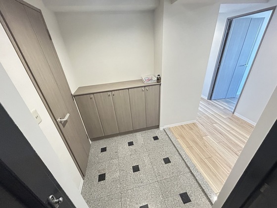 玄関　※同じ間取りの別号室のお写真です。