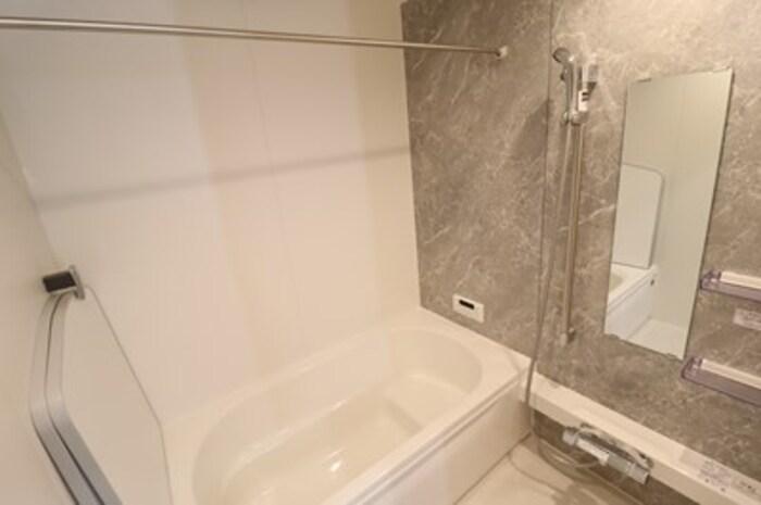 バス・シャワールーム　浴室換気乾燥機付き