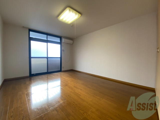 居室・リビング　広々としたリビング！日当たり良好、ゆっくり出来ますね！