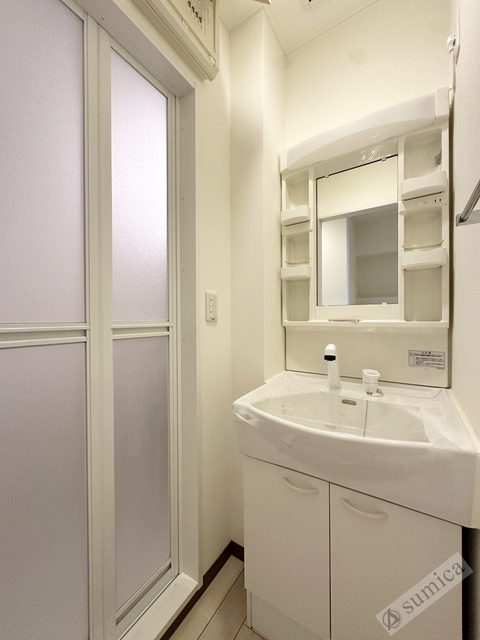 洗面設備　シャンプードレッサー付き・朝シャンもこちらで♪♪