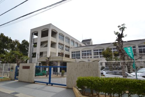 中学校　須佐野中学校（中学校）まで657m
