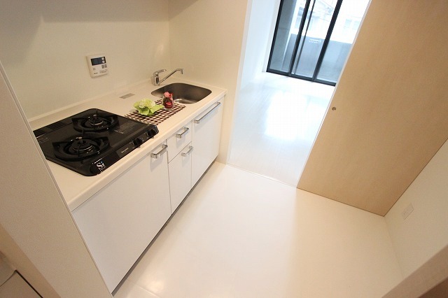 キッチン　同物件、別号室のものです。