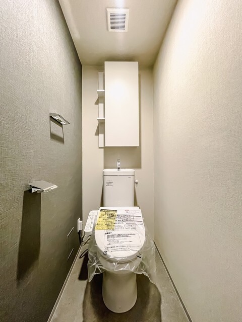 トイレ　※写真は同タイプ住戸です。