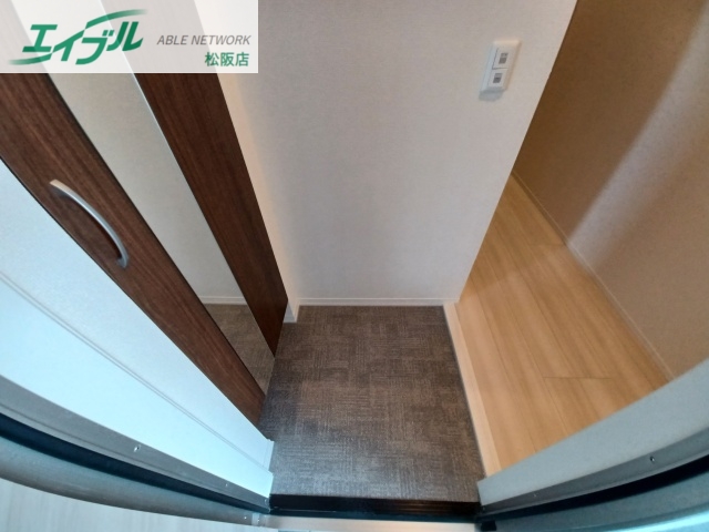 玄関　同物件別室画像