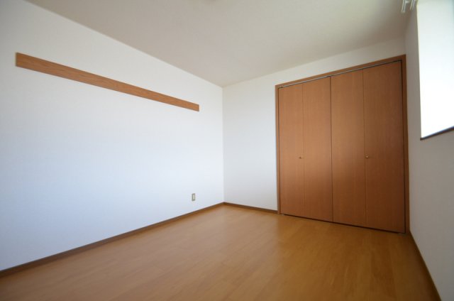 居室・リビング　６帖の洋室